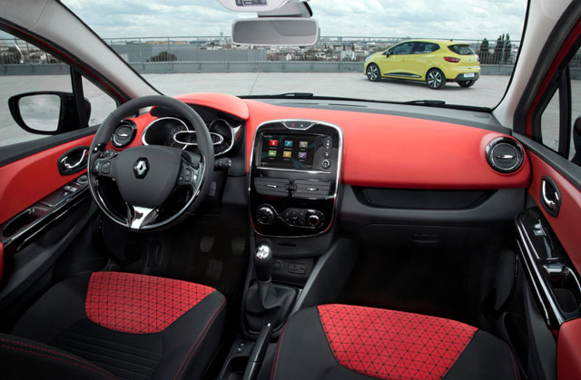 http://www.terredasphalte.com/img/news/201207/3405/renault-clio-iv-interieur.jpg