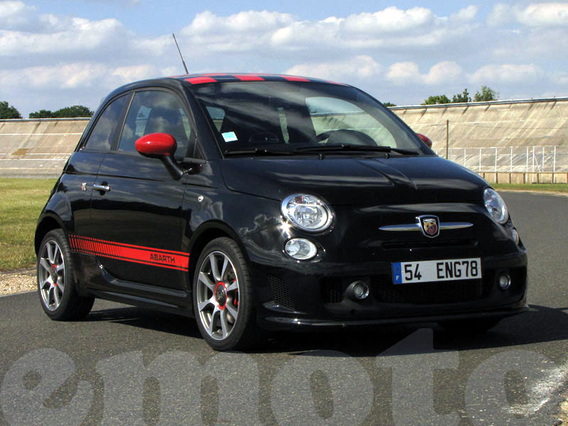 Autocollant Pare-brise ABARTH Noir (Abarth, Fiat 500) - Équipement