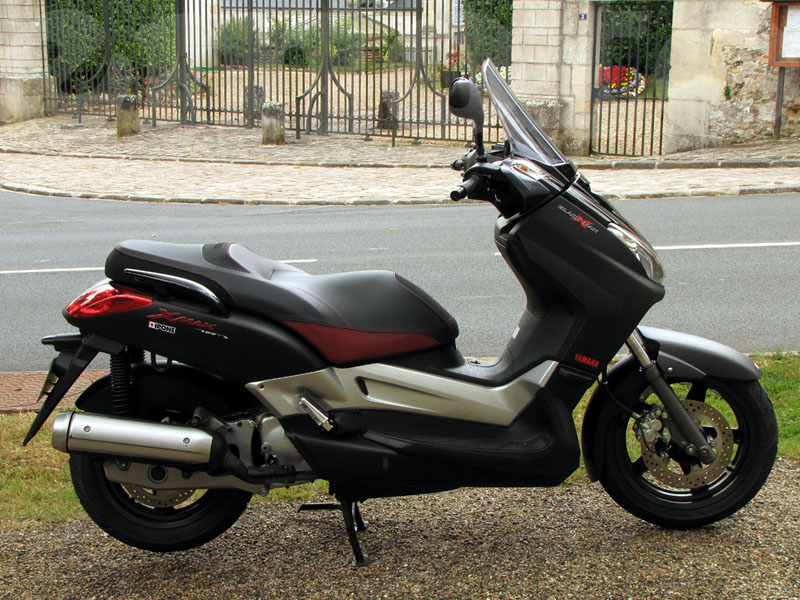 Yamaha X-Max 125