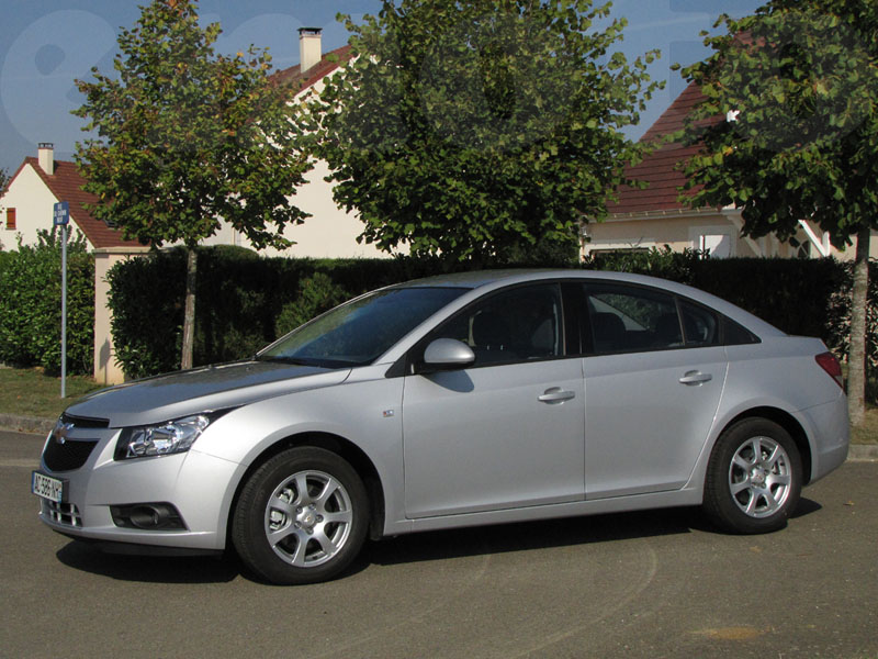 Essai Chevrolet Cruze 2.0 VCDi 125 2009 par Jean-Michel Lainé Essai Chevrolet Cruze 2.0 VCDi 125 2009 par Jean-Michel Lainé