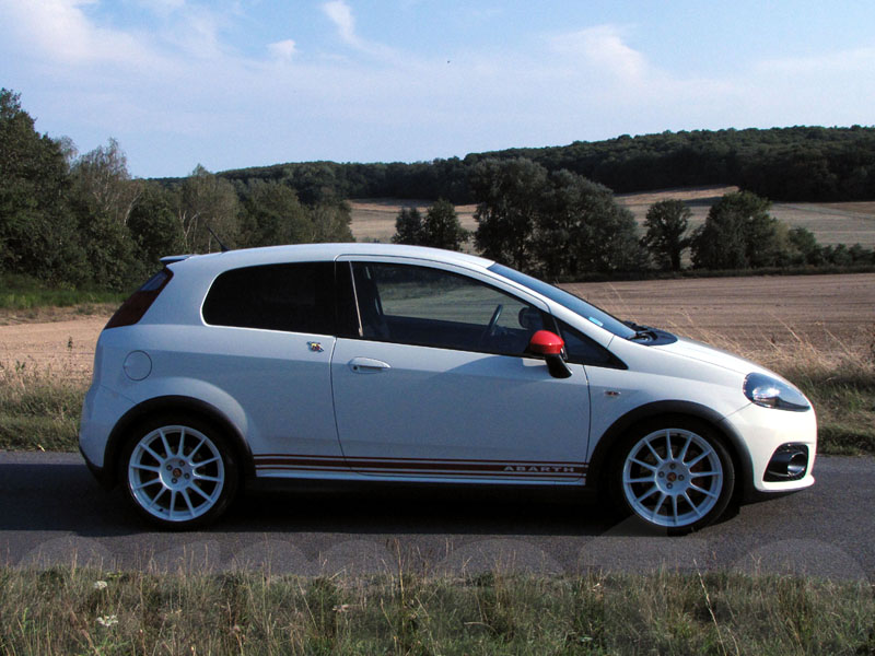 Essai Abarth Grande Punto Esseesse 2009 par Jean-Michel Lainé Essai Abarth Grande Punto Esseesse 2009 par Jean-Michel Lainé