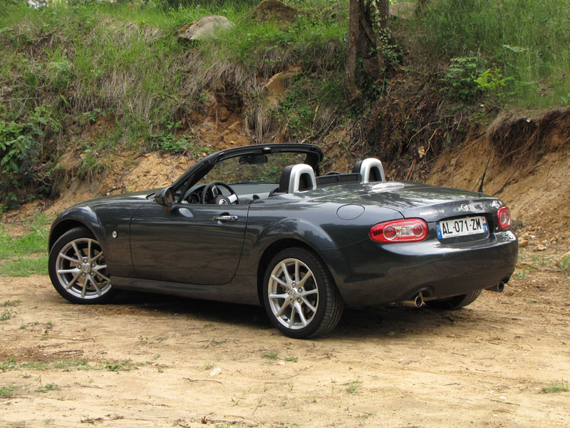 Essai Mazda MX5 2.0 MZR 160 2010 par Jean-Michel Lainé Essai Mazda MX5 2.0 MZR 160 2010 par Jean-Michel Lainé