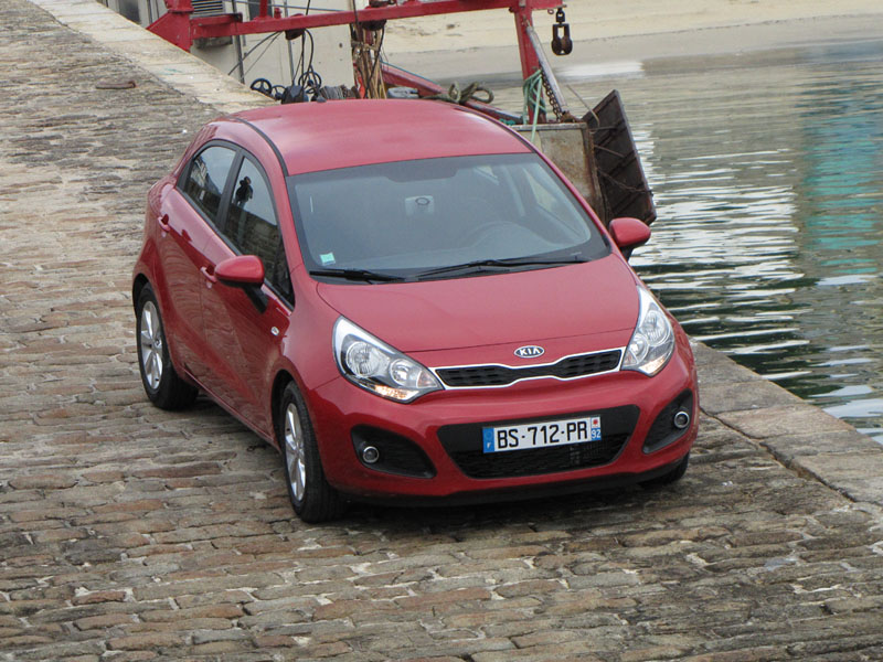 Essai Kia Rio 1.4 CRDI 90 2011 par Jean-Michel Lainé Essai Kia Rio 1.4 CRDI 90 2011 par Jean-Michel Lainé