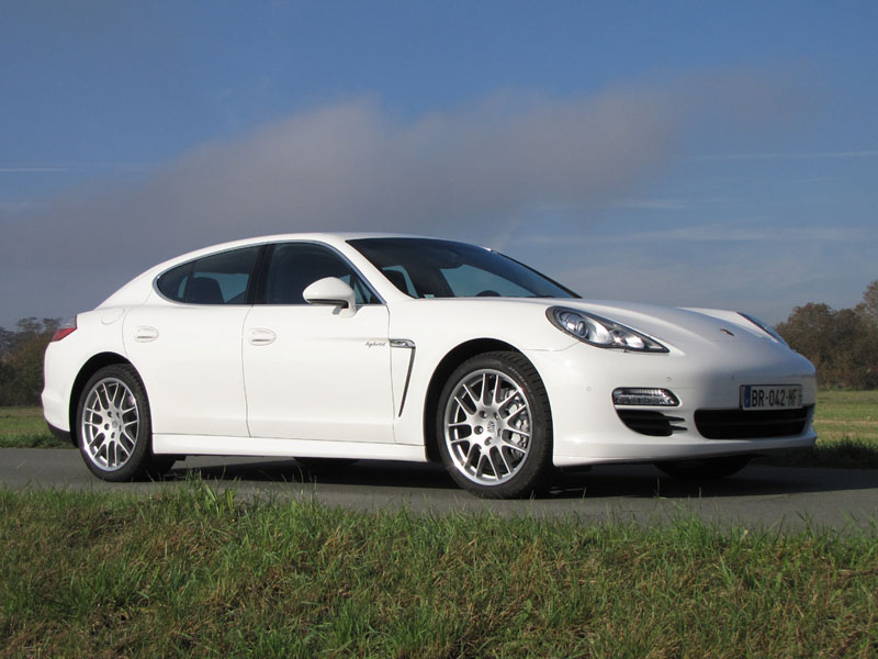 Essai Porsche Panamera S Hybride 2012 par Jean-Michel Lainé Essai Porsche Panamera S Hybride 2012 par Jean-Michel Lainé