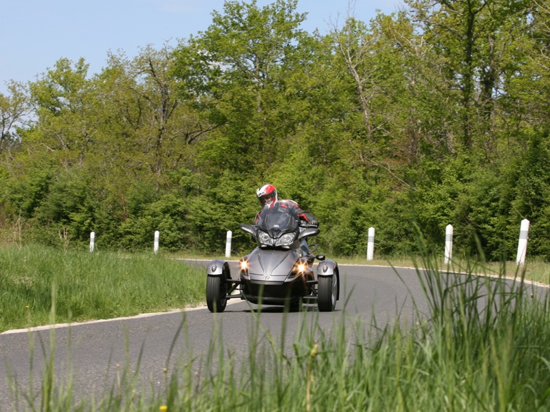 Essai Can-Am Spyder ST SM5 2013 par Jean-Michel Lainé Essai Can-Am Spyder ST SM5 2013 par Jean-Michel Lainé