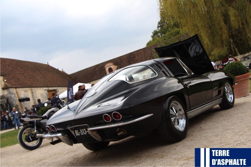 chevrolet corvette stingray split window coupe