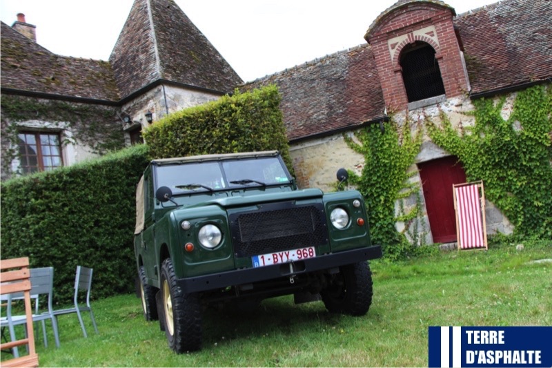 land rover defender inde mdable dans ce cadre champe tre