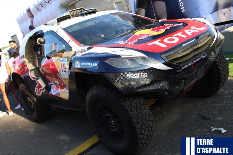 peugeot 3008 dkr maxi peterhansel