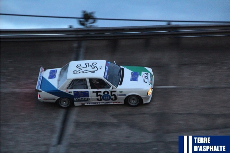 peugeot 505 presque en haut de l anneau