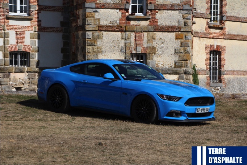 nouvelle ford mustang v8 5 litres derriere le chateau de neuville