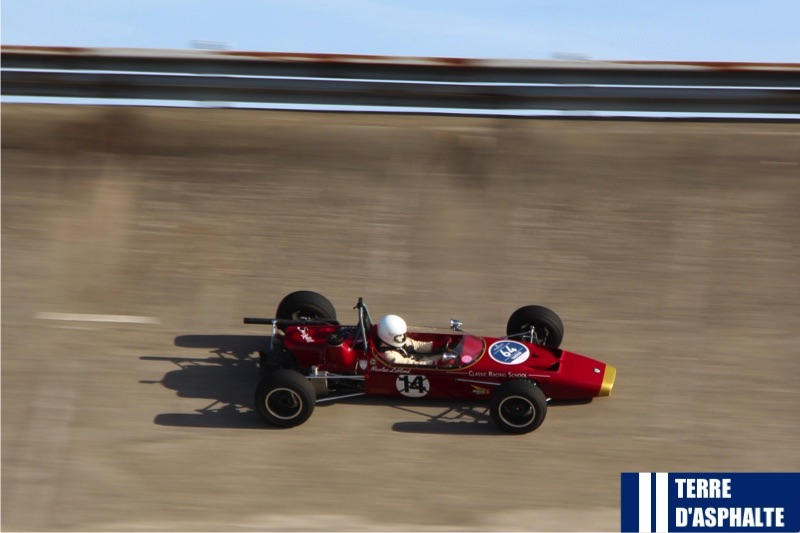 monoplace en haut de l anneau de l autodrome